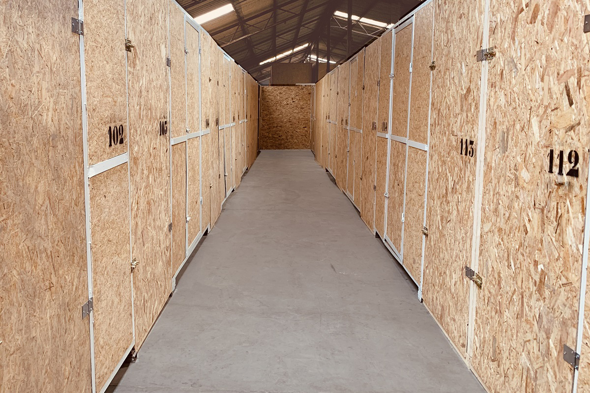 Gil Stauffer Trasteros Baratos en Madrid con Materiales reciclados